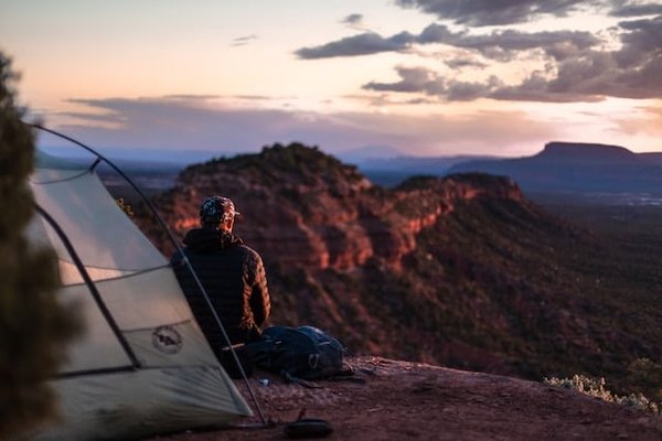 Quels sont les avantages du camping sauvage ?