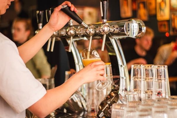 Les Meilleurs Bars à Bière de Tarbes : Votre Guide Ultime pour une Soirée Mousse Inoubliable !
