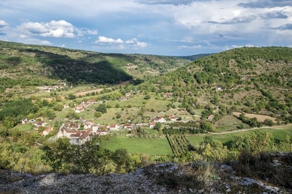 Séjour Insolite : Découvrez les Meilleures Cabanes dans les Arbres du Lot